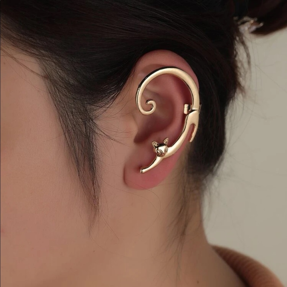 🎉 New Gold Plated slinking cat cuff earring